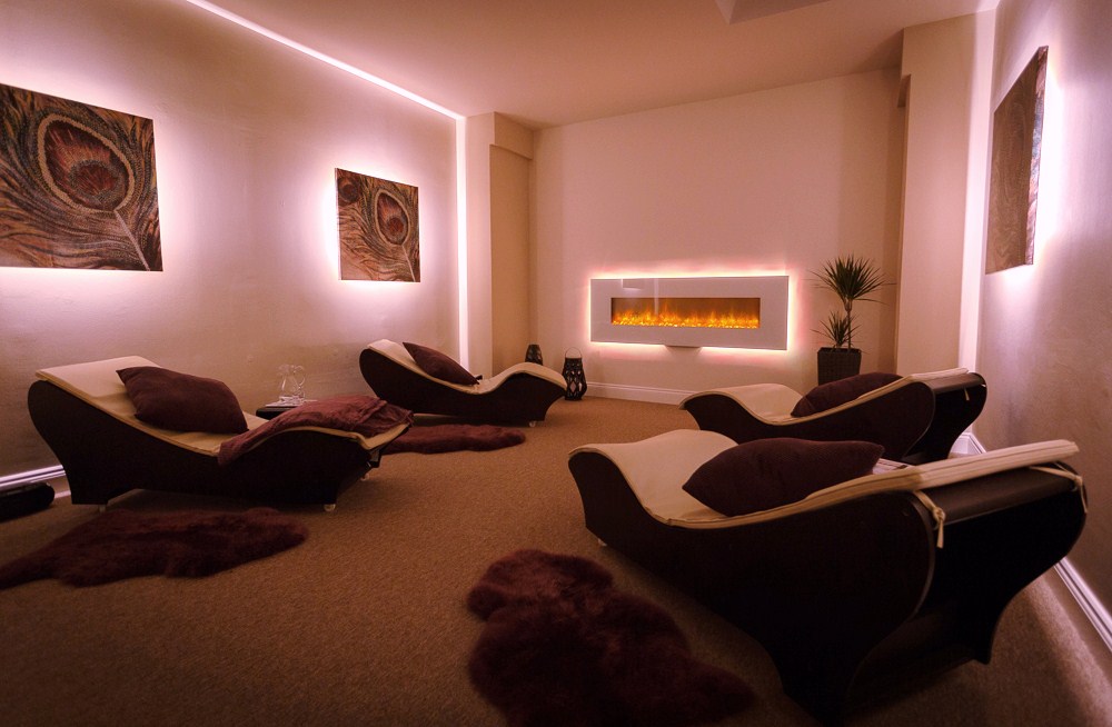 relaxation spa room with relaxing chairs